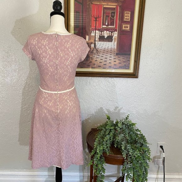 De Collection ~ Pink Lace Dress ~ Size S - Picture 3 of 5